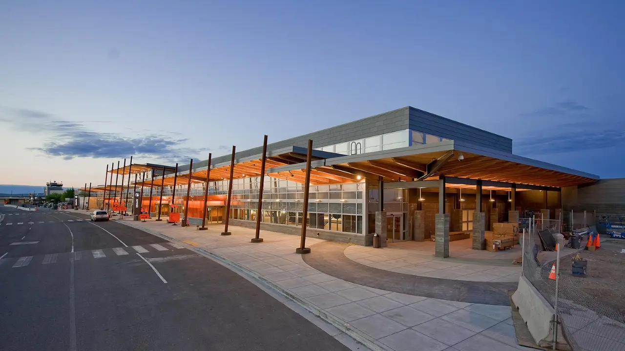 Fairbanks International Airport (FAI)
