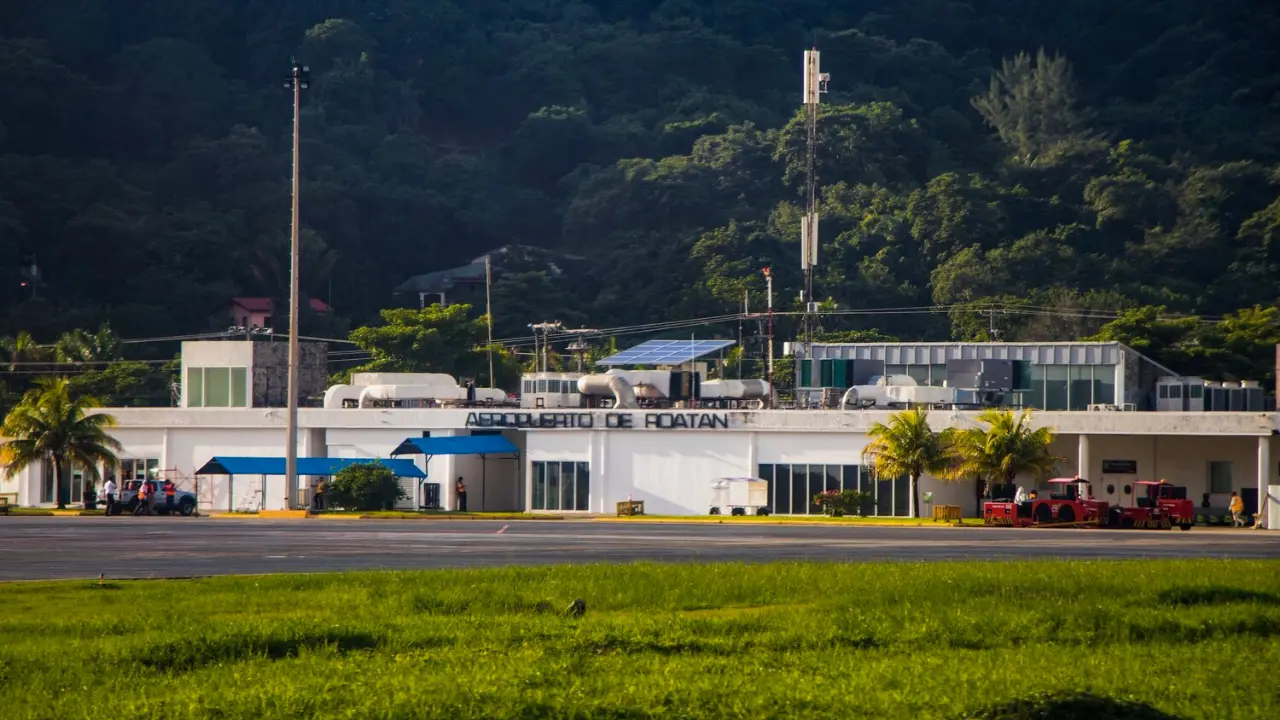 Juan Manuel Gálvez International Airport (RTB)