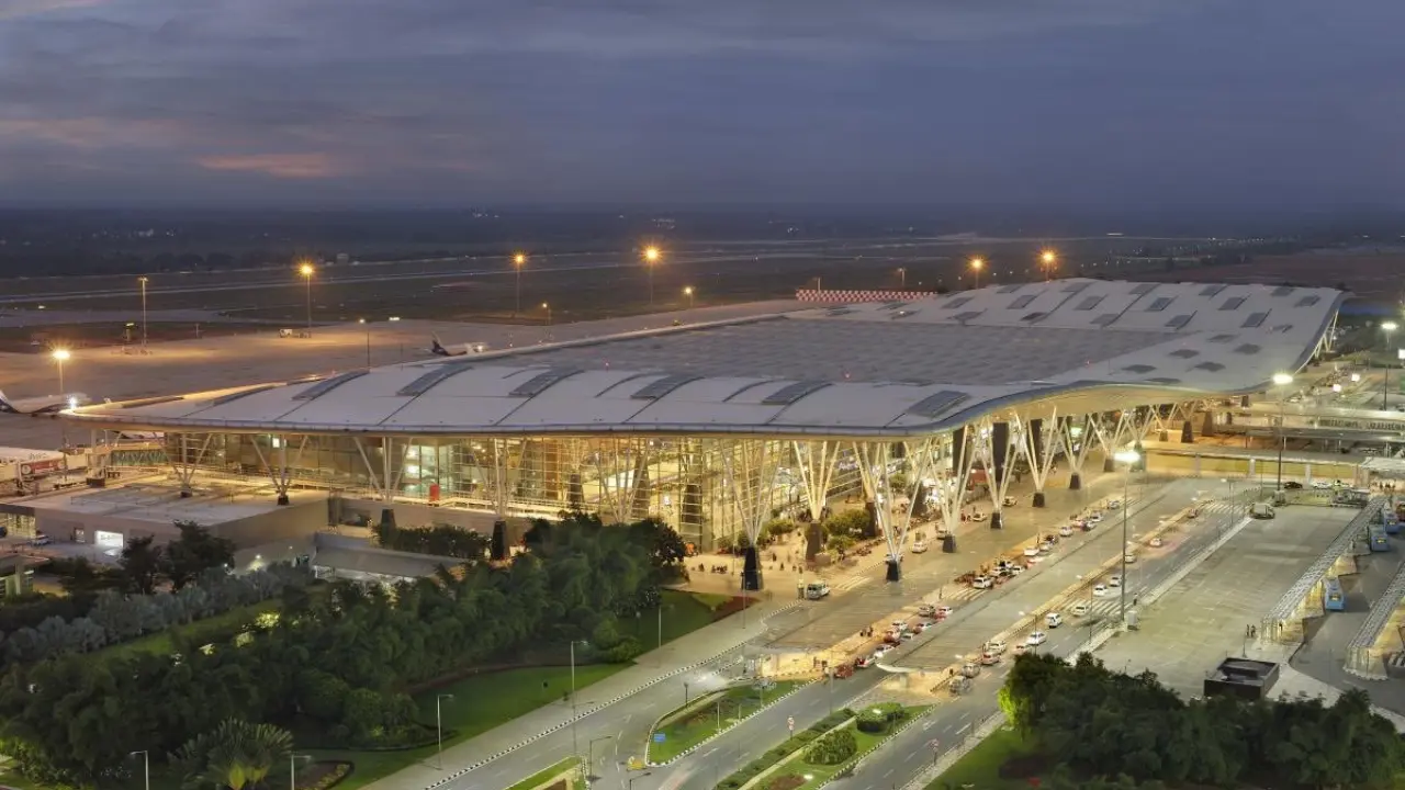 Maya-Maya Airport (BZV)