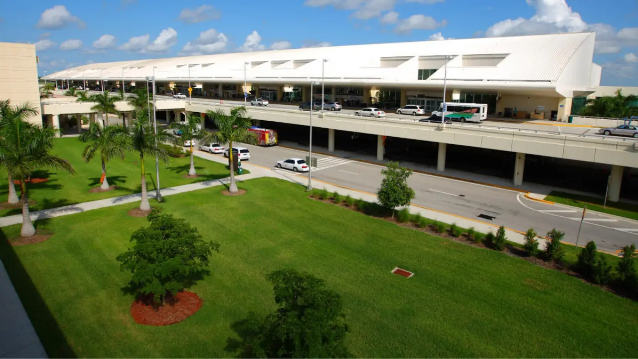 Southwest Florida International Airport (RSW)
