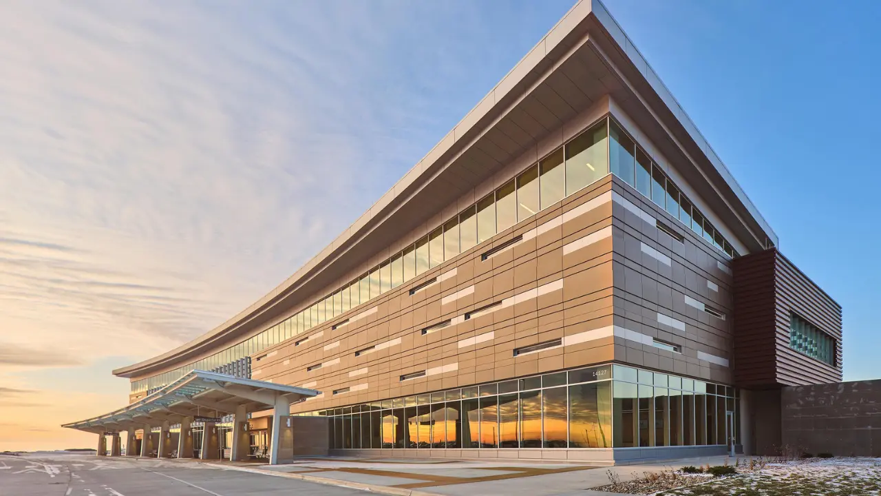 Williston Basin International Airport (XWA)