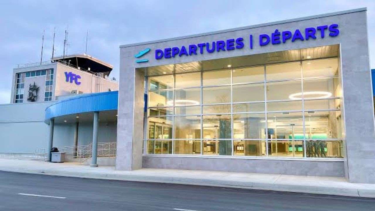 Fredericton International Airport (YFC)