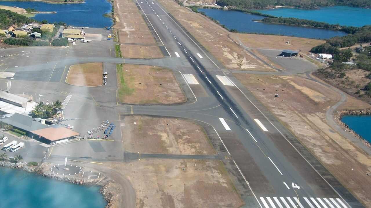 Great Barrier Reef Airport (HTI)