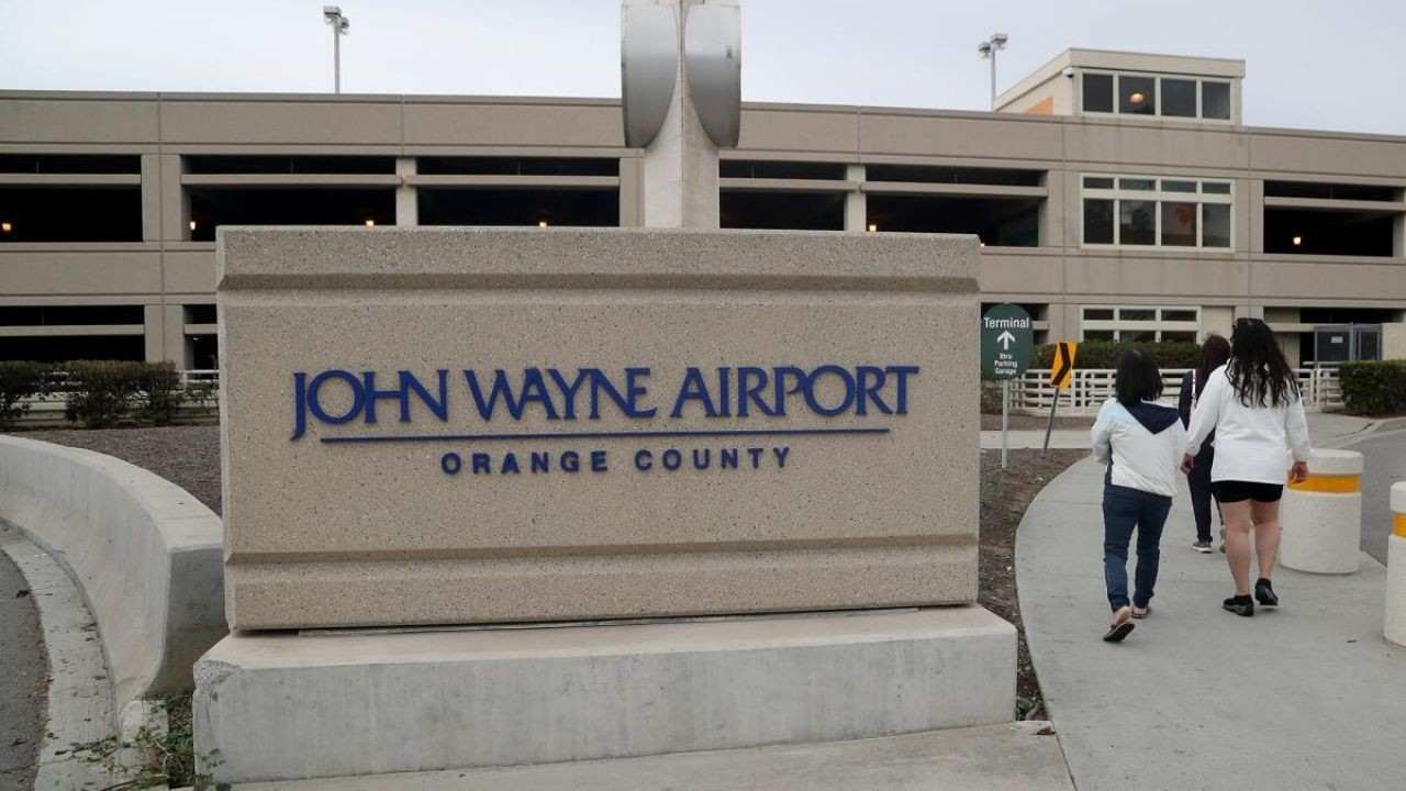 John Wayne Airport (SNA)
