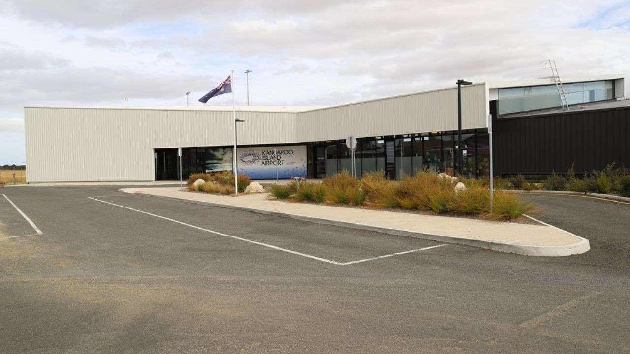 Kingscote Airport (KGC)