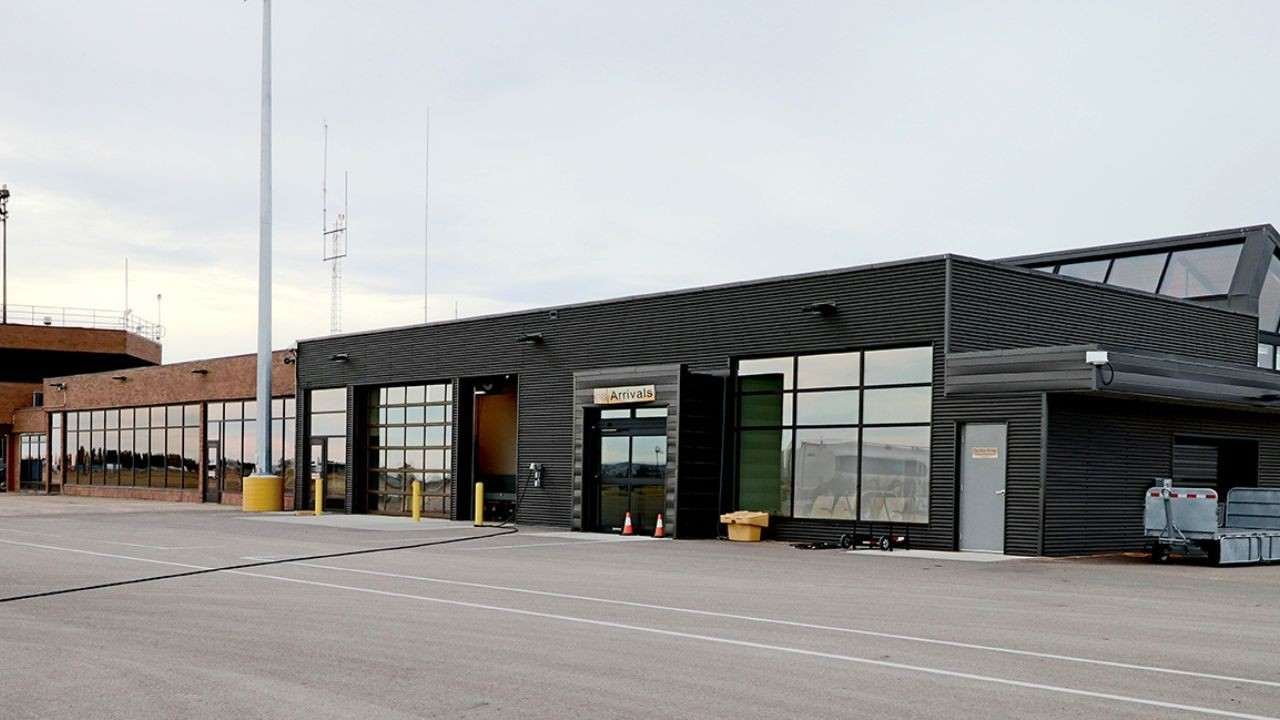 Medicine Hat Regional Airport (YXH)