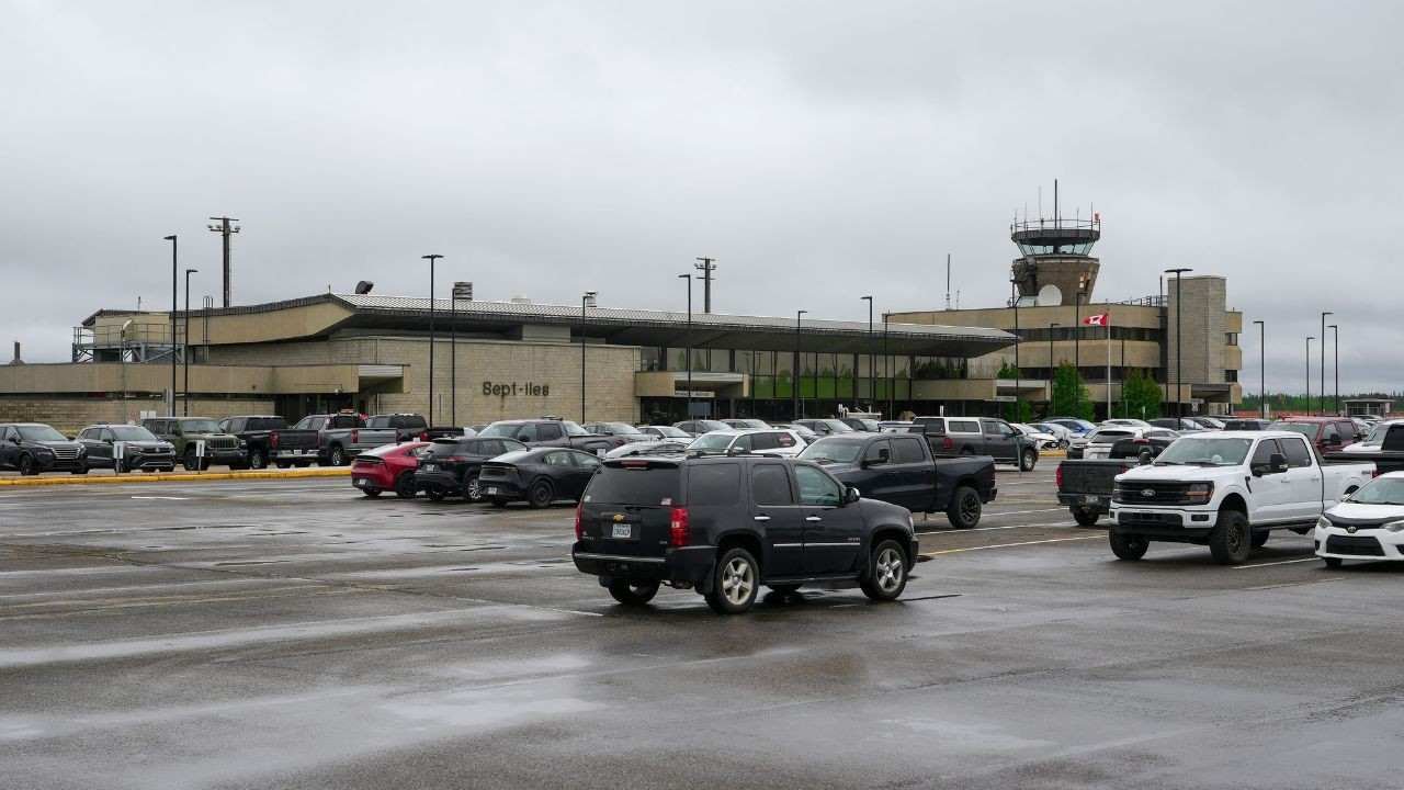 Sept-Îles Airport (YZV)