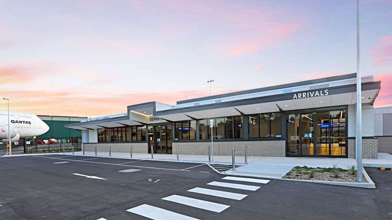 Shellharbour Airport (WOL)