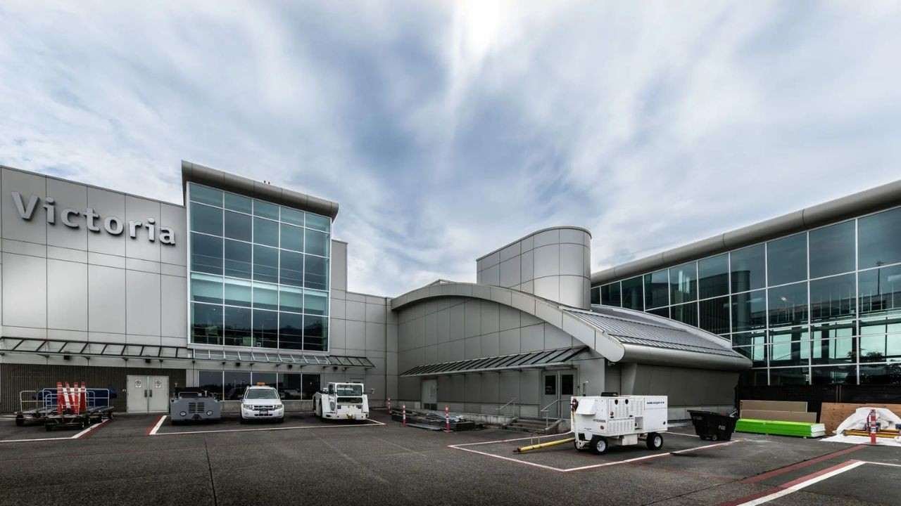 Victoria International Airport (YYJ)