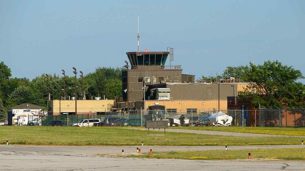 Windsor International Airport (YQG)