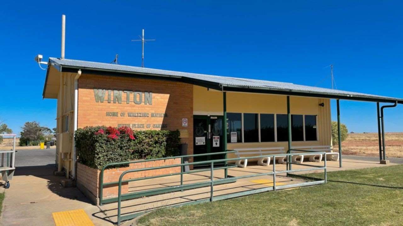 Winton Airport (WIN)