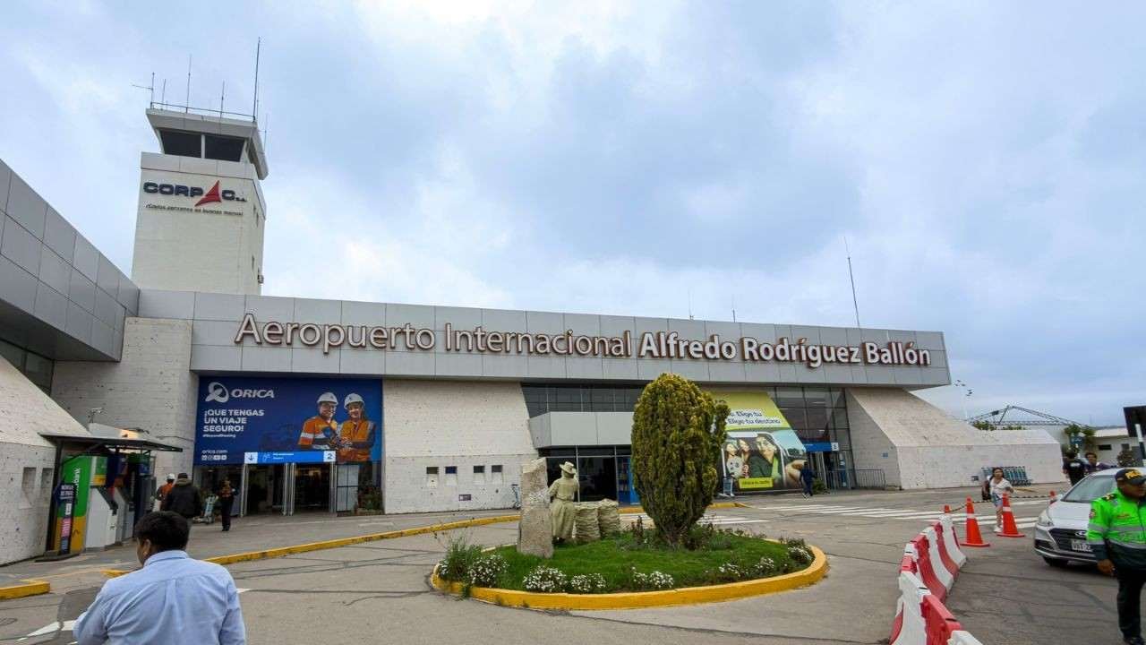 Alfredo Rodriguez Ballon International Airport (AQP)