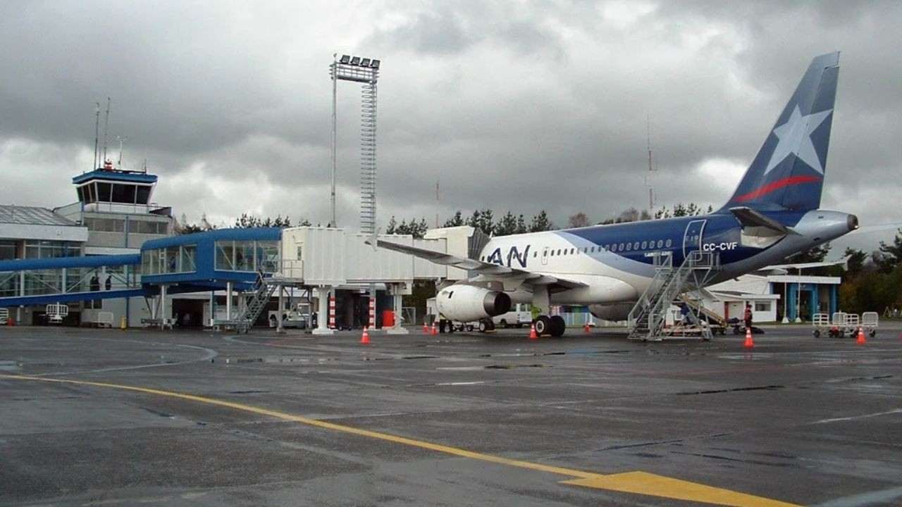 Canal Bajo Carlos Hott Siebert Airport (ZOS)