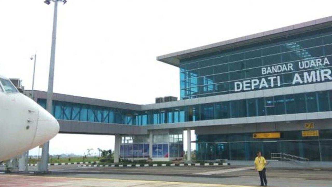 Depati Amir Airport (PGK)