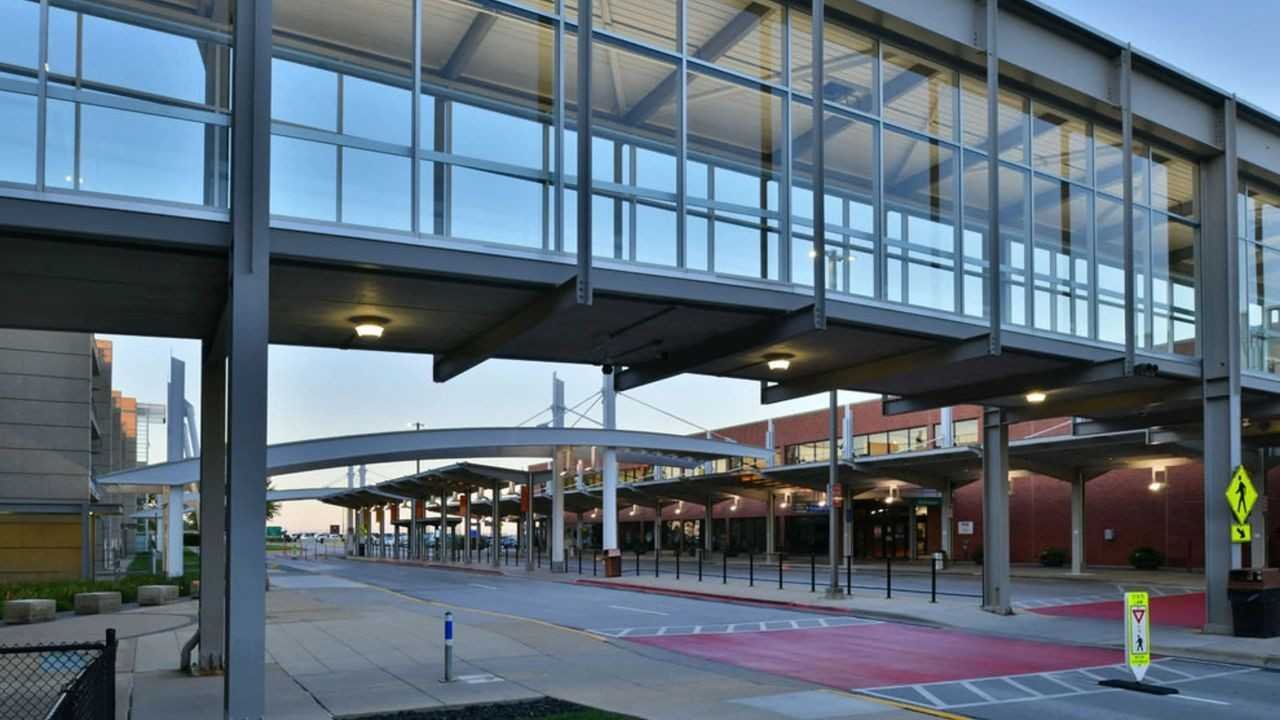 Des Moines International Airport (DSM)