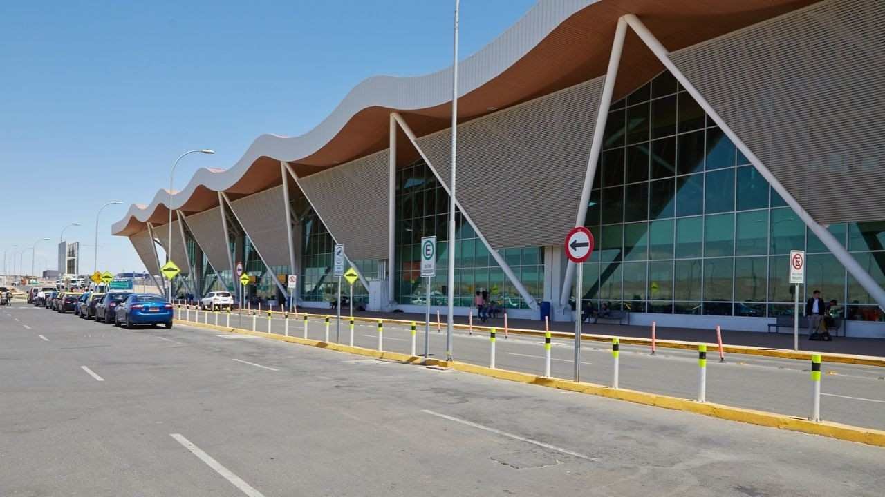 El Loa Airport (CJC)