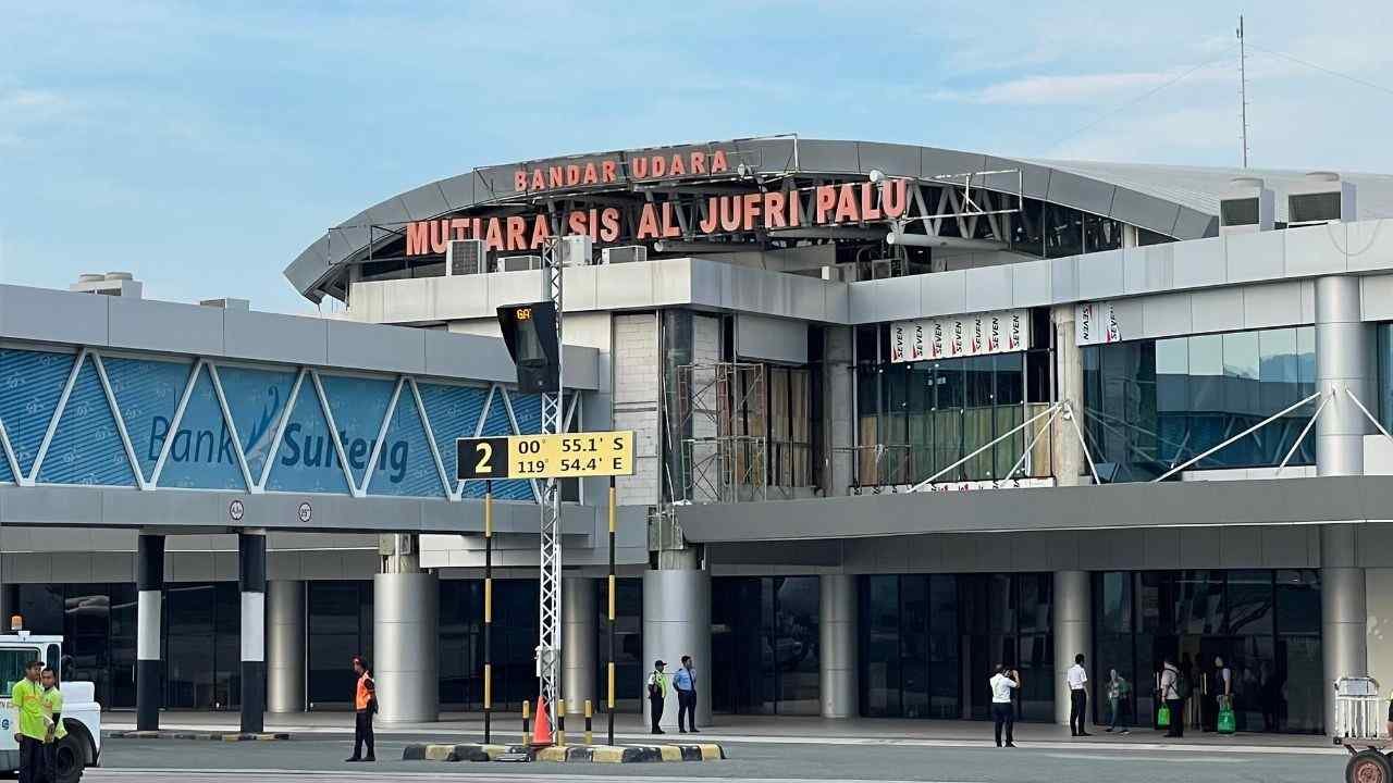 Mutiara SIS Al-Jufri International Airport (PLW)