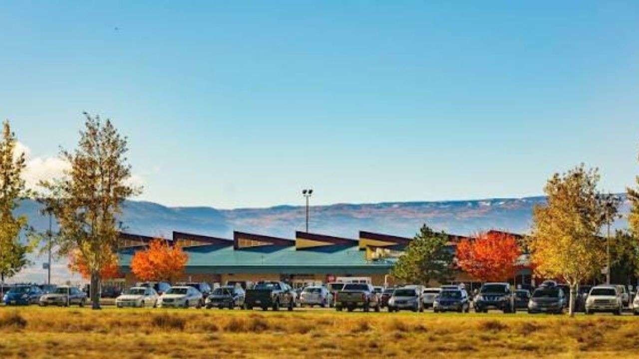 Pangborn Memorial Airport (EAT)