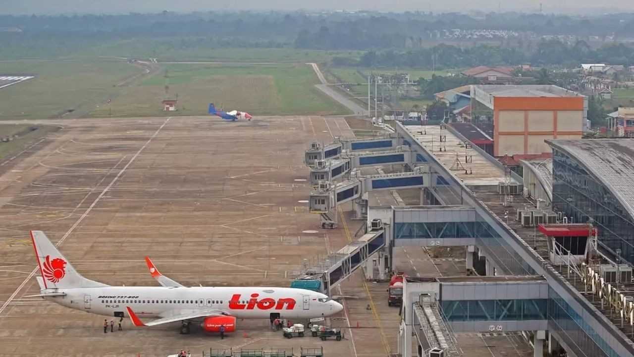 Supadio International Airport (PNK)