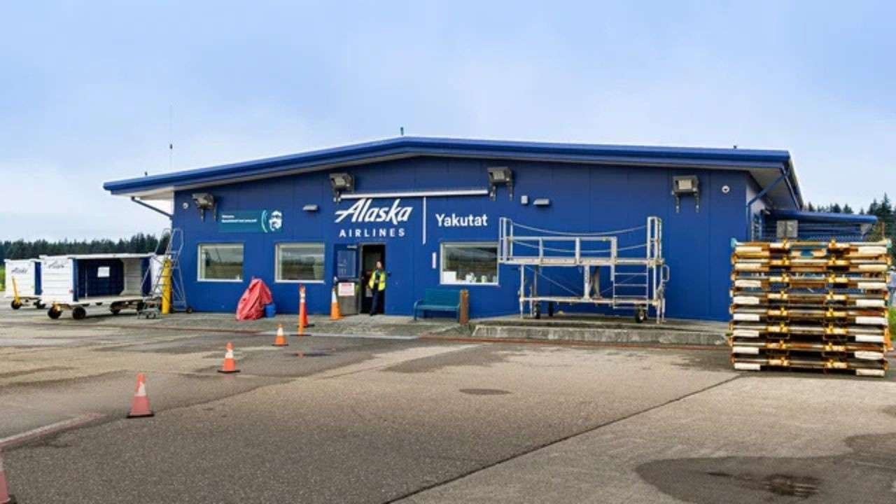 Yakutat Airport (YAK)